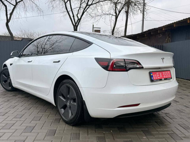 Білий Тесла Модель 3, об'ємом двигуна 0 л та пробігом 102 тис. км за 16700 $, фото 1 на Automoto.ua