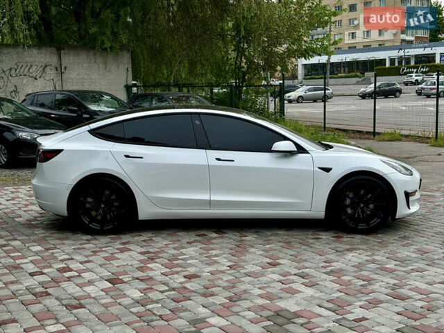 Білий Тесла Модель 3, об'ємом двигуна 0 л та пробігом 61 тис. км за 22700 $, фото 5 на Automoto.ua