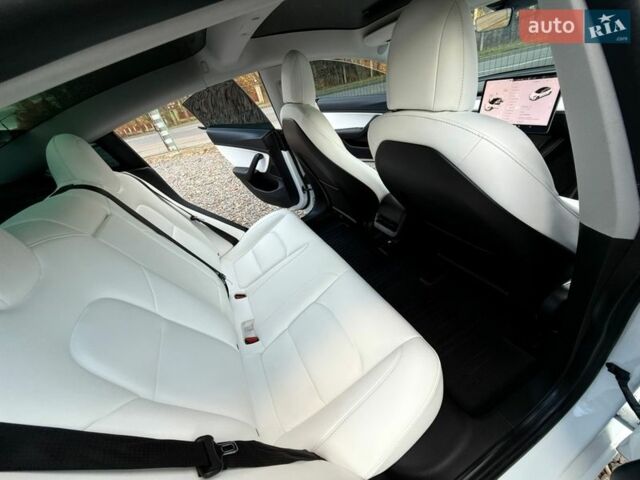 Білий Тесла Модель 3, об'ємом двигуна 0 л та пробігом 100 тис. км за 20799 $, фото 32 на Automoto.ua