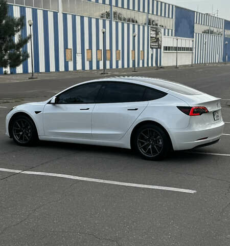 Белый Тесла Модель 3, объемом двигателя 0 л и пробегом 27 тыс. км за 24000 $, фото 11 на Automoto.ua