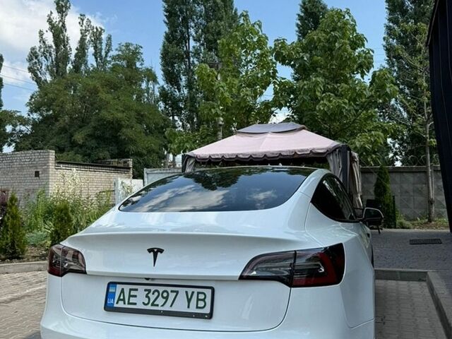 Білий Тесла Модель 3, об'ємом двигуна 0 л та пробігом 75 тис. км за 15500 $, фото 1 на Automoto.ua