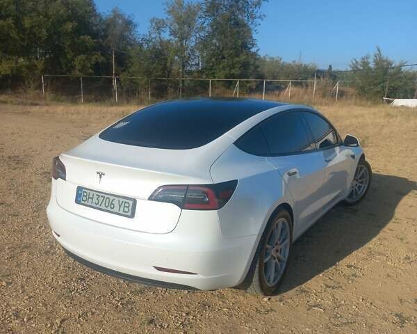 Білий Тесла Модель 3, об'ємом двигуна 0 л та пробігом 147 тис. км за 17000 $, фото 15 на Automoto.ua