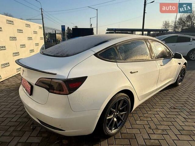 Білий Тесла Модель 3, об'ємом двигуна 0 л та пробігом 200 тис. км за 13300 $, фото 3 на Automoto.ua