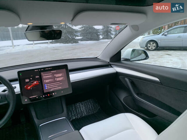Білий Тесла Модель 3, об'ємом двигуна 0 л та пробігом 81 тис. км за 18950 $, фото 8 на Automoto.ua