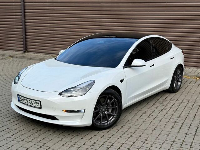 Білий Тесла Модель 3, об'ємом двигуна 0 л та пробігом 95 тис. км за 16500 $, фото 1 на Automoto.ua
