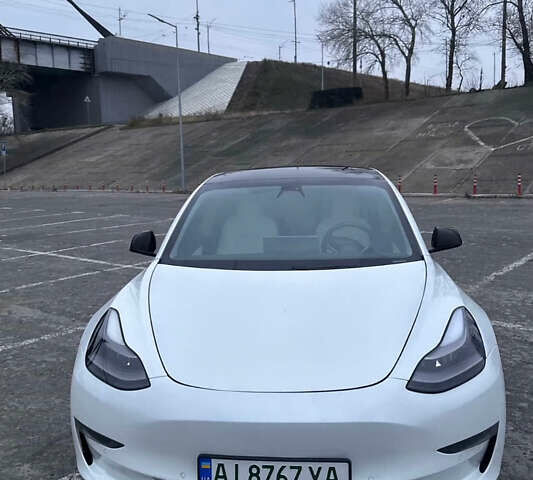 Белый Тесла Модель 3, объемом двигателя 0 л и пробегом 60 тыс. км за 18000 $, фото 2 на Automoto.ua
