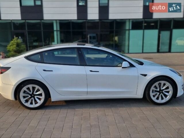 Белый Тесла Модель 3, объемом двигателя 0 л и пробегом 74 тыс. км за 18300 $, фото 8 на Automoto.ua