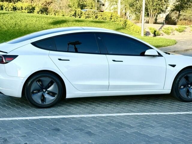 Белый Тесла Модель 3, объемом двигателя 0 л и пробегом 188 тыс. км за 16999 $, фото 7 на Automoto.ua