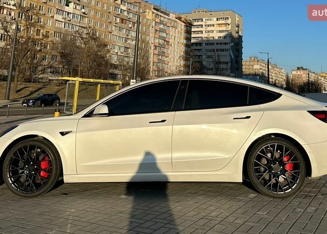 Білий Тесла Модель 3, об'ємом двигуна 0 л та пробігом 70 тис. км за 24000 $, фото 6 на Automoto.ua