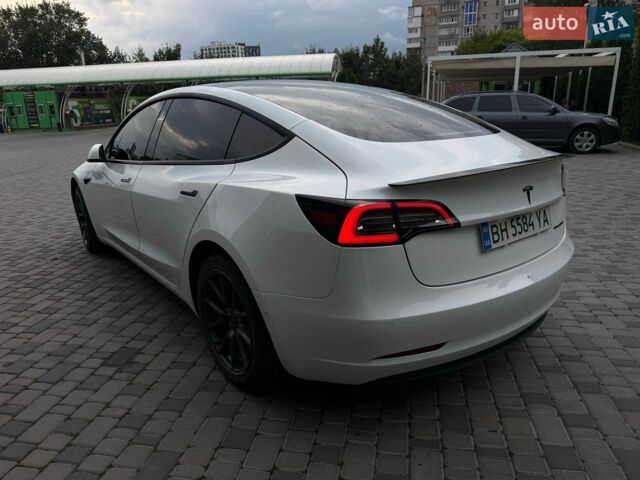 Білий Тесла Модель 3, об'ємом двигуна 0 л та пробігом 104 тис. км за 16500 $, фото 6 на Automoto.ua