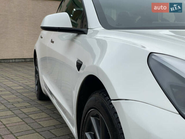 Белый Тесла Модель 3, объемом двигателя 0 л и пробегом 34 тыс. км за 18000 $, фото 47 на Automoto.ua