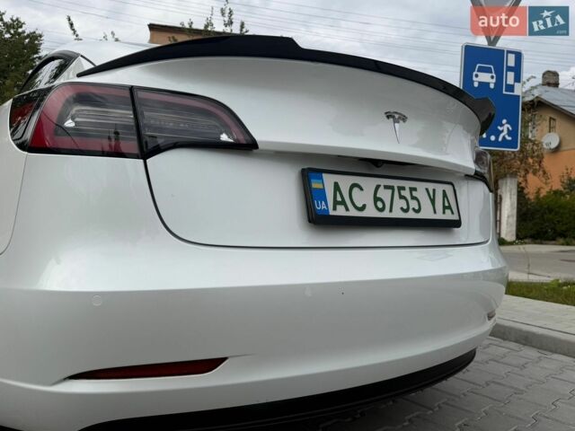 Белый Тесла Модель 3, объемом двигателя 0 л и пробегом 90 тыс. км за 14888 $, фото 23 на Automoto.ua