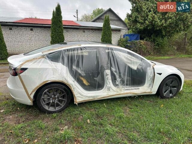 Белый Тесла Модель 3, объемом двигателя 0 л и пробегом 123 тыс. км за 13300 $, фото 3 на Automoto.ua
