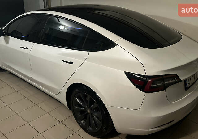 Тесла Модель 3 2021 у Києві на Automoto.ua Білий Тесла Модель 3, об'ємом двигуна 0 л та пробігом 78 тис. км за 22500 $, фото 2 на Automoto.ua
