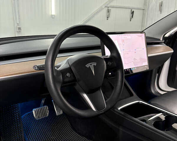 Білий Тесла Модель 3, об'ємом двигуна 0 л та пробігом 113 тис. км за 20200 $, фото 66 на Automoto.ua