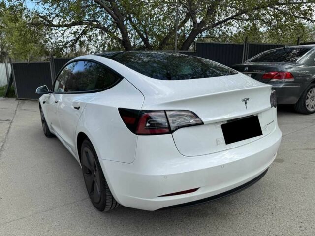 Білий Тесла Модель 3, об'ємом двигуна 0 л та пробігом 30 тис. км за 16700 $, фото 3 на Automoto.ua