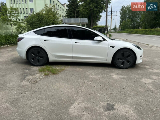 Білий Тесла Модель 3, об'ємом двигуна 0 л та пробігом 80 тис. км за 17390 $, фото 5 на Automoto.ua