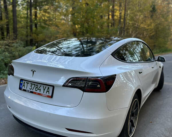 Белый Тесла Модель 3, объемом двигателя 0 л и пробегом 86 тыс. км за 21800 $, фото 3 на Automoto.ua