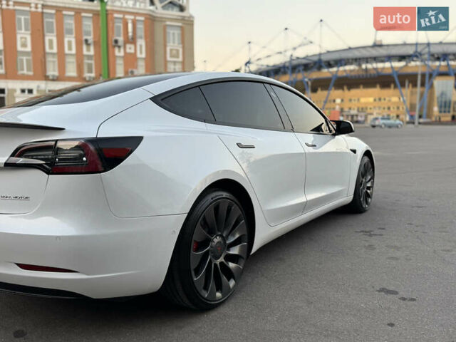 Белый Тесла Модель 3, объемом двигателя 0 л и пробегом 42 тыс. км за 26500 $, фото 8 на Automoto.ua