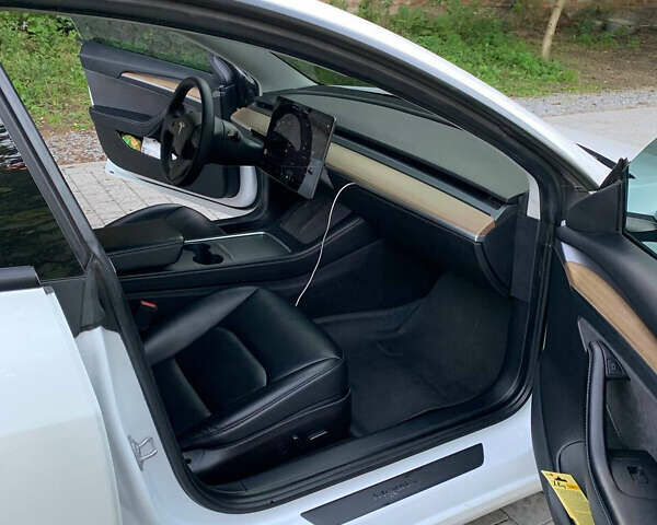 Білий Тесла Модель 3, об'ємом двигуна 0 л та пробігом 200 тис. км за 17000 $, фото 10 на Automoto.ua