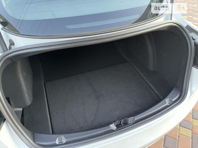 Белый Тесла Модель 3, объемом двигателя 0 л и пробегом 34 тыс. км за 18000 $, фото 35 на Automoto.ua