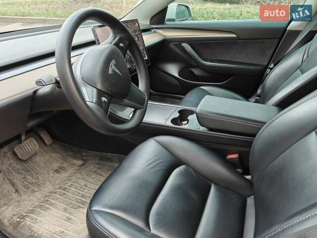 Белый Тесла Модель 3, объемом двигателя 0 л и пробегом 71 тыс. км за 17900 $, фото 4 на Automoto.ua