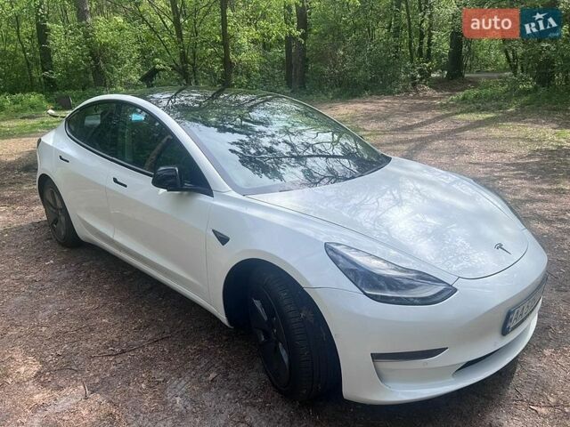Белый Тесла Модель 3, объемом двигателя 0 л и пробегом 96 тыс. км за 17300 $, фото 4 на Automoto.ua