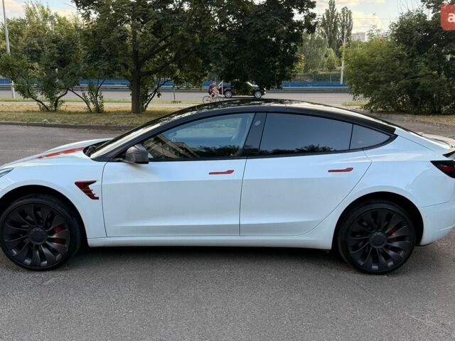 Білий Тесла Модель 3, об'ємом двигуна 0 л та пробігом 70 тис. км за 22500 $, фото 2 на Automoto.ua