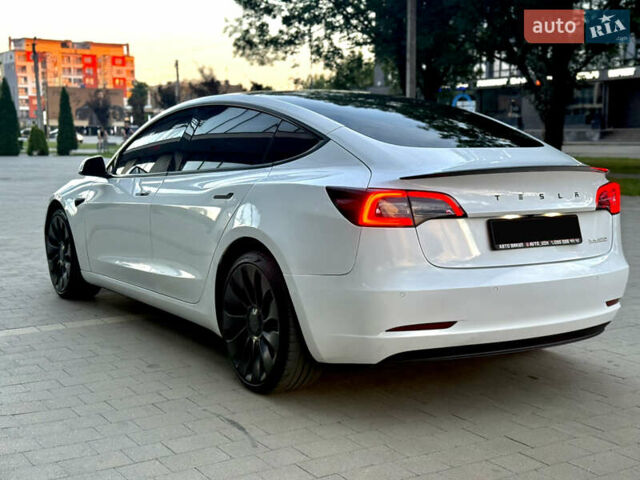 Белый Тесла Модель 3, объемом двигателя 0 л и пробегом 93 тыс. км за 23000 $, фото 8 на Automoto.ua