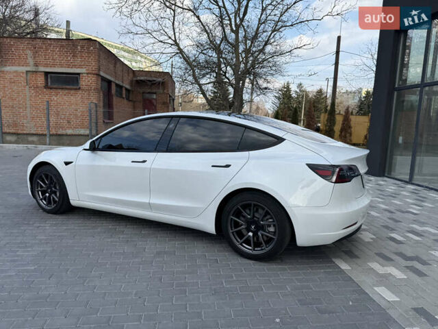 Белый Тесла Модель 3, объемом двигателя 0 л и пробегом 37 тыс. км за 19999 $, фото 27 на Automoto.ua