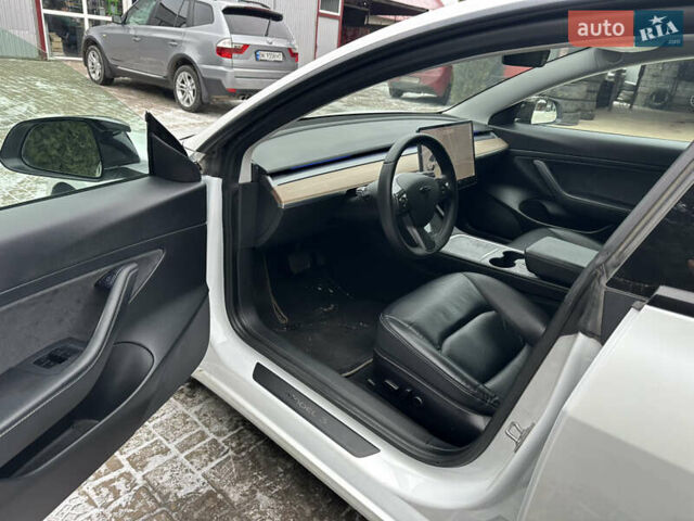 Білий Тесла Модель 3, об'ємом двигуна 0 л та пробігом 181 тис. км за 13500 $, фото 8 на Automoto.ua