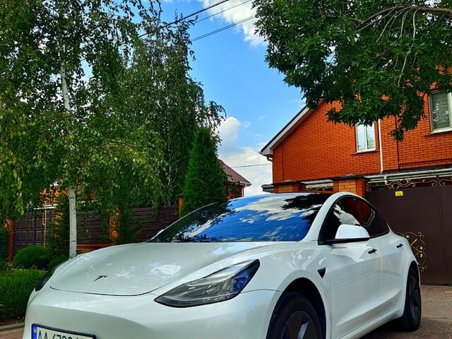 Білий Тесла Модель 3, об'ємом двигуна 0.15 л та пробігом 73 тис. км за 20500 $, фото 7 на Automoto.ua