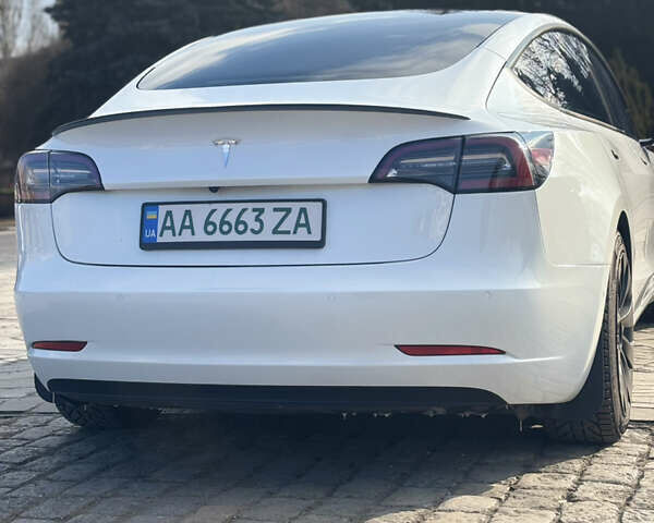 Білий Тесла Модель 3, об'ємом двигуна 0 л та пробігом 106 тис. км за 18900 $, фото 31 на Automoto.ua