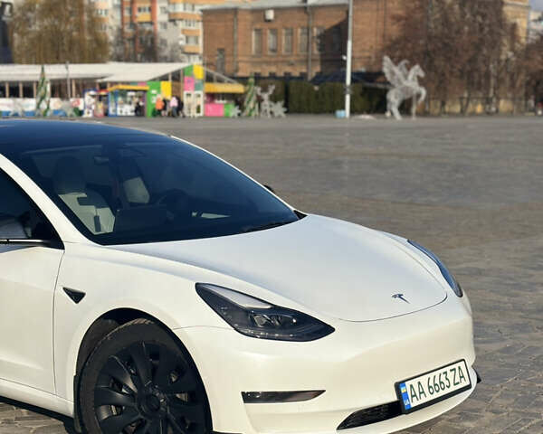 Білий Тесла Модель 3, об'ємом двигуна 0 л та пробігом 106 тис. км за 18900 $, фото 45 на Automoto.ua