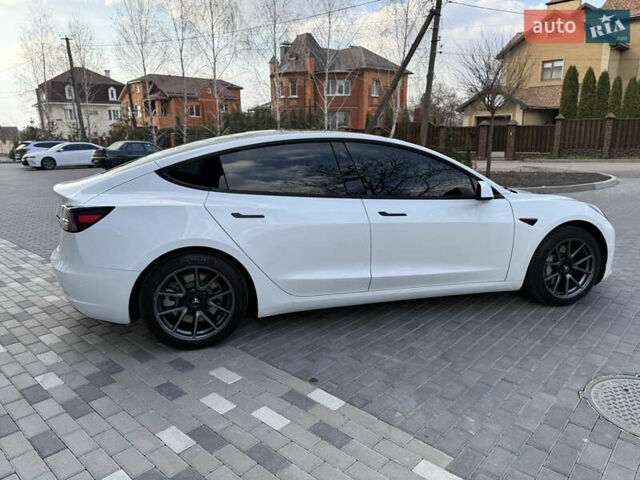 Белый Тесла Модель 3, объемом двигателя 0 л и пробегом 37 тыс. км за 19999 $, фото 56 на Automoto.ua