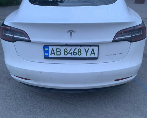 Білий Тесла Модель 3, об'ємом двигуна 0 л та пробігом 125 тис. км за 20800 $, фото 11 на Automoto.ua