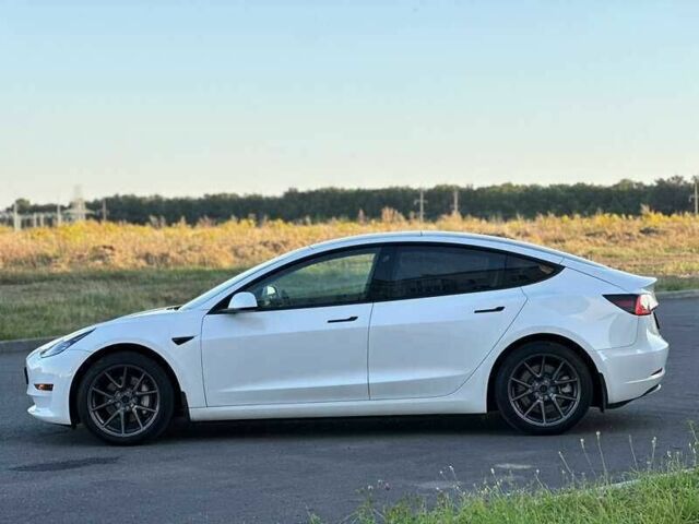 Белый Тесла Модель 3, объемом двигателя 0 л и пробегом 106 тыс. км за 14999 $, фото 2 на Automoto.ua
