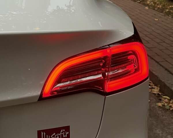 Тесла Модель 3 2021 у Києві на Automoto.ua Білий Тесла Модель 3, об'ємом двигуна 0 л та пробігом 105 тис. км за 19500 $, фото 6 на Automoto.ua