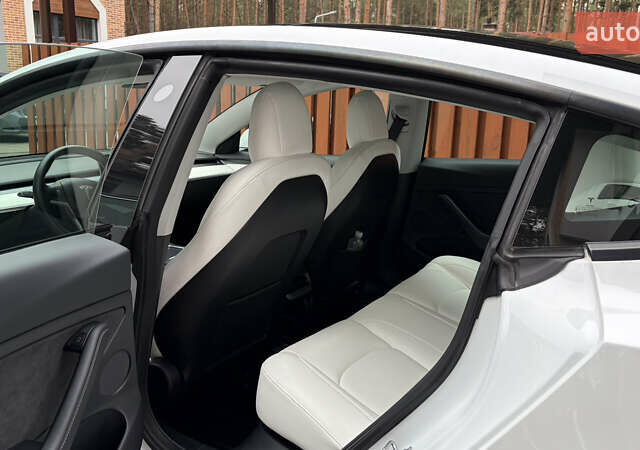 Білий Тесла Модель 3, об'ємом двигуна 0 л та пробігом 81 тис. км за 22000 $, фото 6 на Automoto.ua