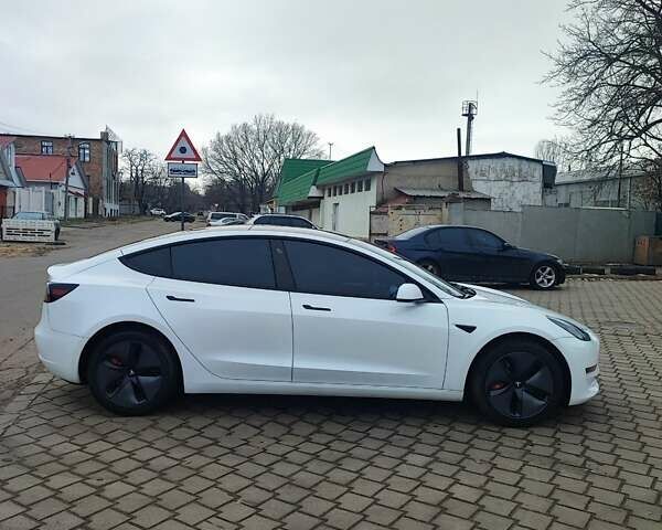 Білий Тесла Модель 3, об'ємом двигуна 0 л та пробігом 106 тис. км за 16900 $, фото 9 на Automoto.ua