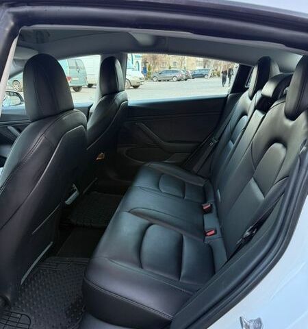 Белый Тесла Модель 3, объемом двигателя 0 л и пробегом 114 тыс. км за 20900 $, фото 31 на Automoto.ua