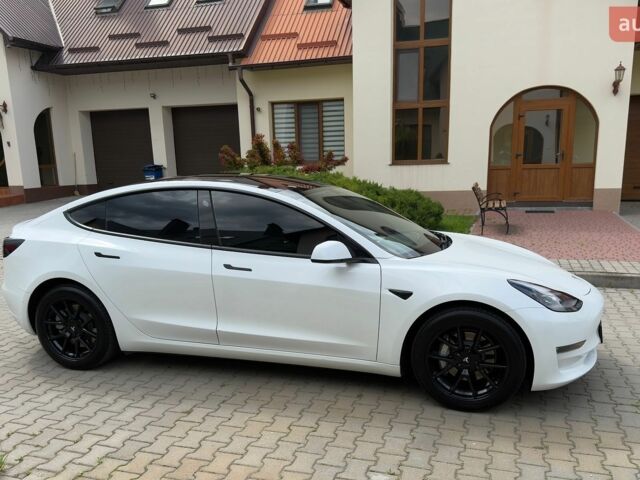 Білий Тесла Модель 3, об'ємом двигуна 0 л та пробігом 6 тис. км за 21300 $, фото 4 на Automoto.ua