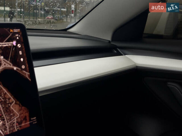 Білий Тесла Модель 3, об'ємом двигуна 0 л та пробігом 84 тис. км за 18300 $, фото 24 на Automoto.ua