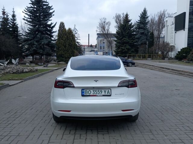 Білий Тесла Модель 3, об'ємом двигуна 0 л та пробігом 89 тис. км за 17900 $, фото 3 на Automoto.ua