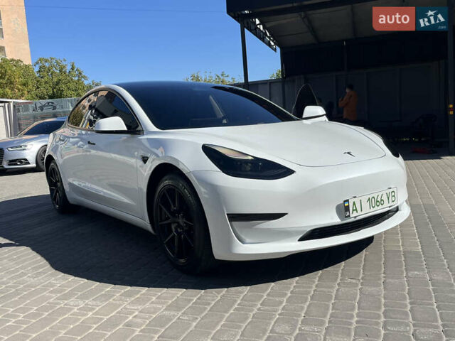 Белый Тесла Модель 3, объемом двигателя 0 л и пробегом 39 тыс. км за 20200 $, фото 20 на Automoto.ua