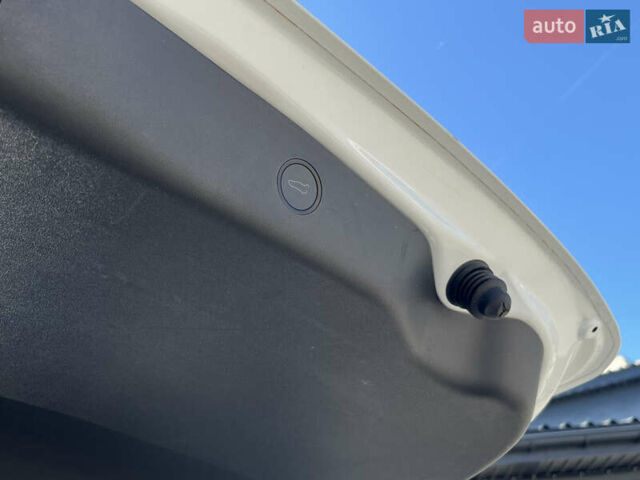 Белый Тесла Модель 3, объемом двигателя 0 л и пробегом 39 тыс. км за 21100 $, фото 34 на Automoto.ua