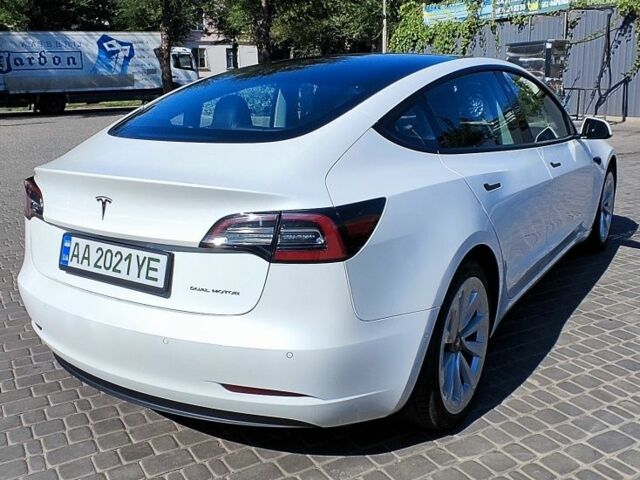 Белый Тесла Модель 3, объемом двигателя 0 л и пробегом 142 тыс. км за 21387 $, фото 5 на Automoto.ua
