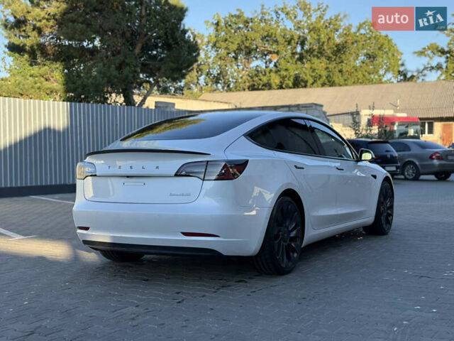 Белый Тесла Модель 3, объемом двигателя 0 л и пробегом 87 тыс. км за 18500 $, фото 4 на Automoto.ua