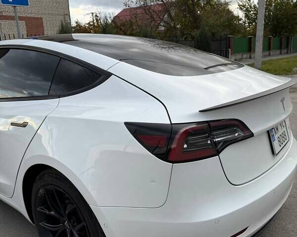 Тесла Модель 3 2021 у Житомирі на Automoto.ua Білий Тесла Модель 3, об'ємом двигуна 0 л та пробігом 107 тис. км за 21500 $, фото 3 на Automoto.ua