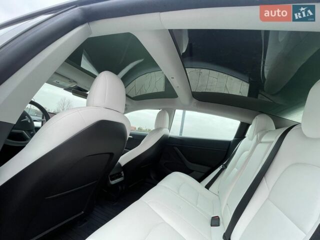 Білий Тесла Модель 3, об'ємом двигуна 0 л та пробігом 61 тис. км за 16700 $, фото 33 на Automoto.ua